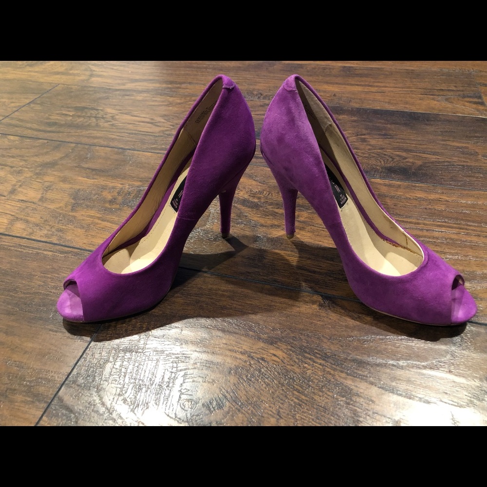 Steve Madden suede heels. Size 6. Purple.